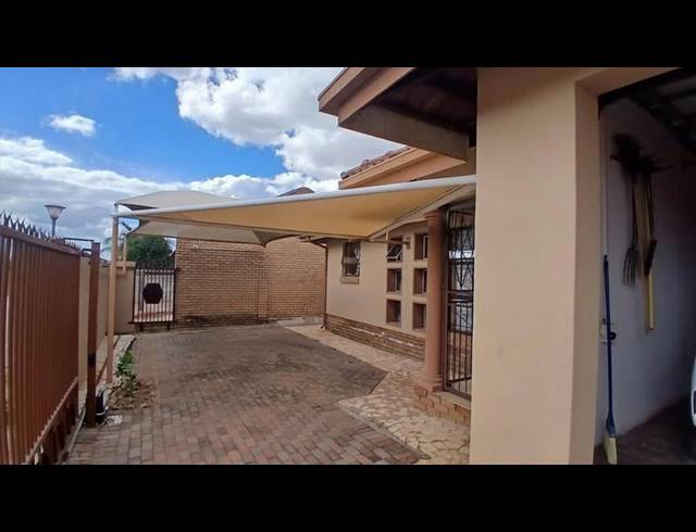3 BEDROOM HOUSE FOR SALE IN AFRICAN JEWEL